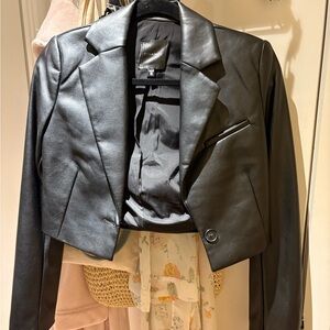 Dynamite Black Cropped Blazer